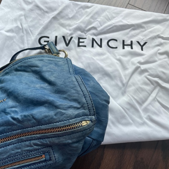 Givenchy Pandora medium size blue aged leather crossbody/shoulder bag - Picture 7 of 7